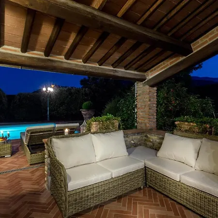 Clara, Luxury 5 Bedrooms Lakefront With Private Pool On The Lucca Hills Villa *